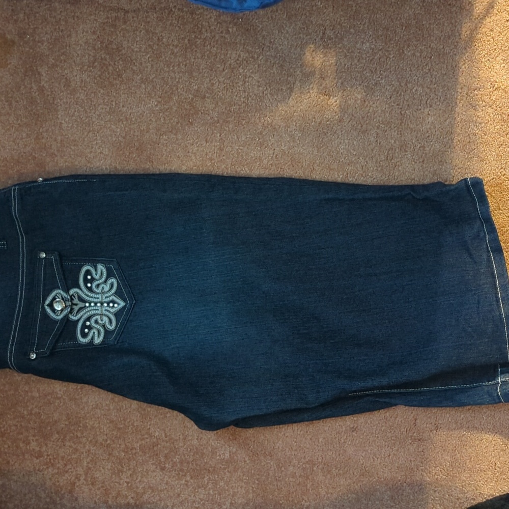 Women's Jean Capris. New. Size 20. Sale
